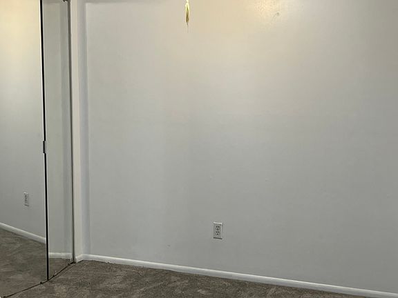3rd image of 16111 Maple Park Dr