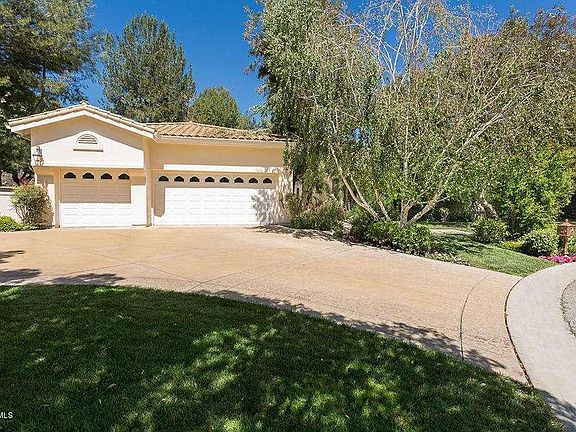 2nd image of 1007 Hollyhock Ct