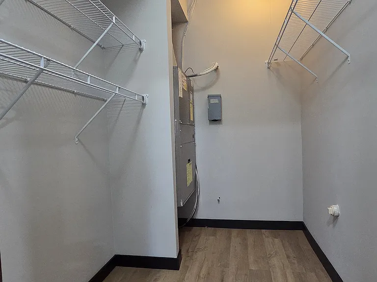 660 Perrie Dr #101 — Photo 10