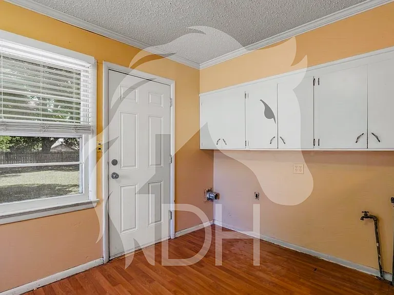450 N Miller St — Photo 12