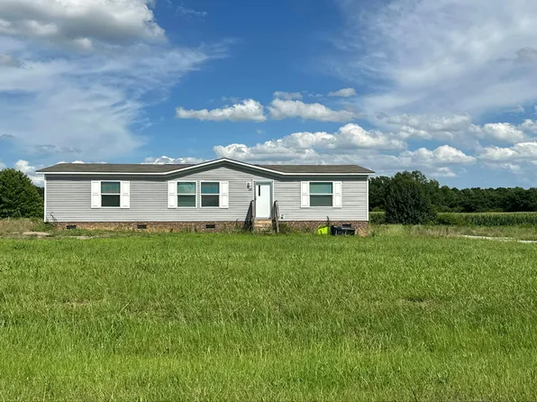 381 Emily Dr, Chadbourn, NC 28431