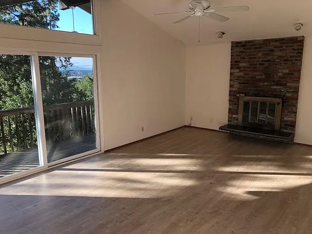 3585 Emerald St — Photo 4