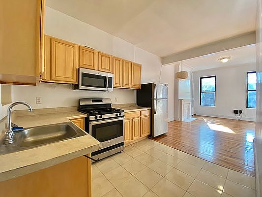 1st image of 79 Underhill Ave APT 2R
