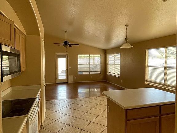 5th image of 1368 E Century Ave #21224243-0