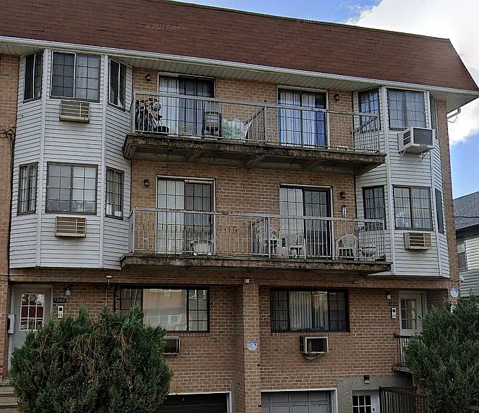 1st image of 1366 E 92nd St #200