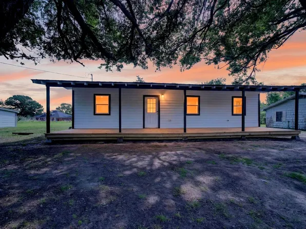 247 Wells St, Emory, TX 75440