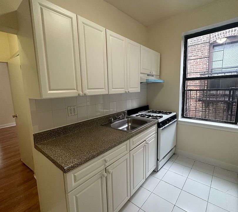 1st image of 3343 Park Ave APT 3D