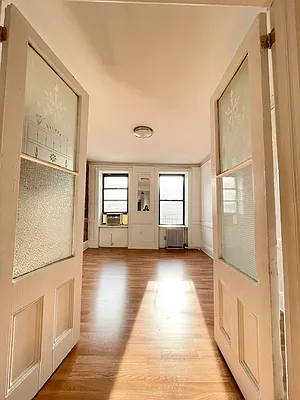 Rented by Oxford Property Group | media 11