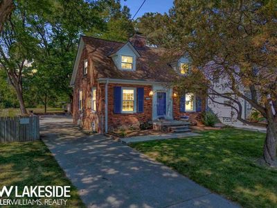 27159 Maple St, Roseville, MI, 48066