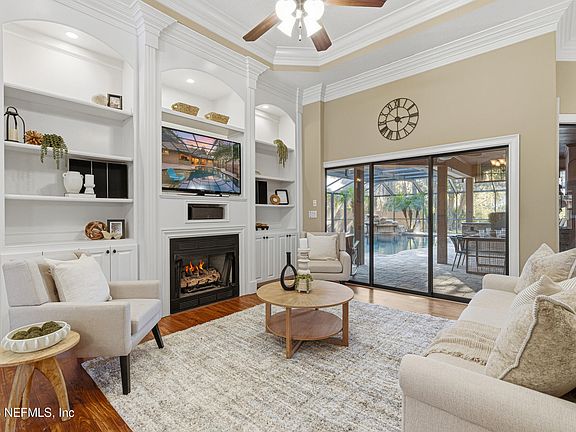 4th image of 114 WARREN Circle