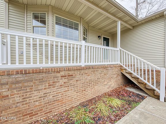 3rd image of 255 Alpine Dr