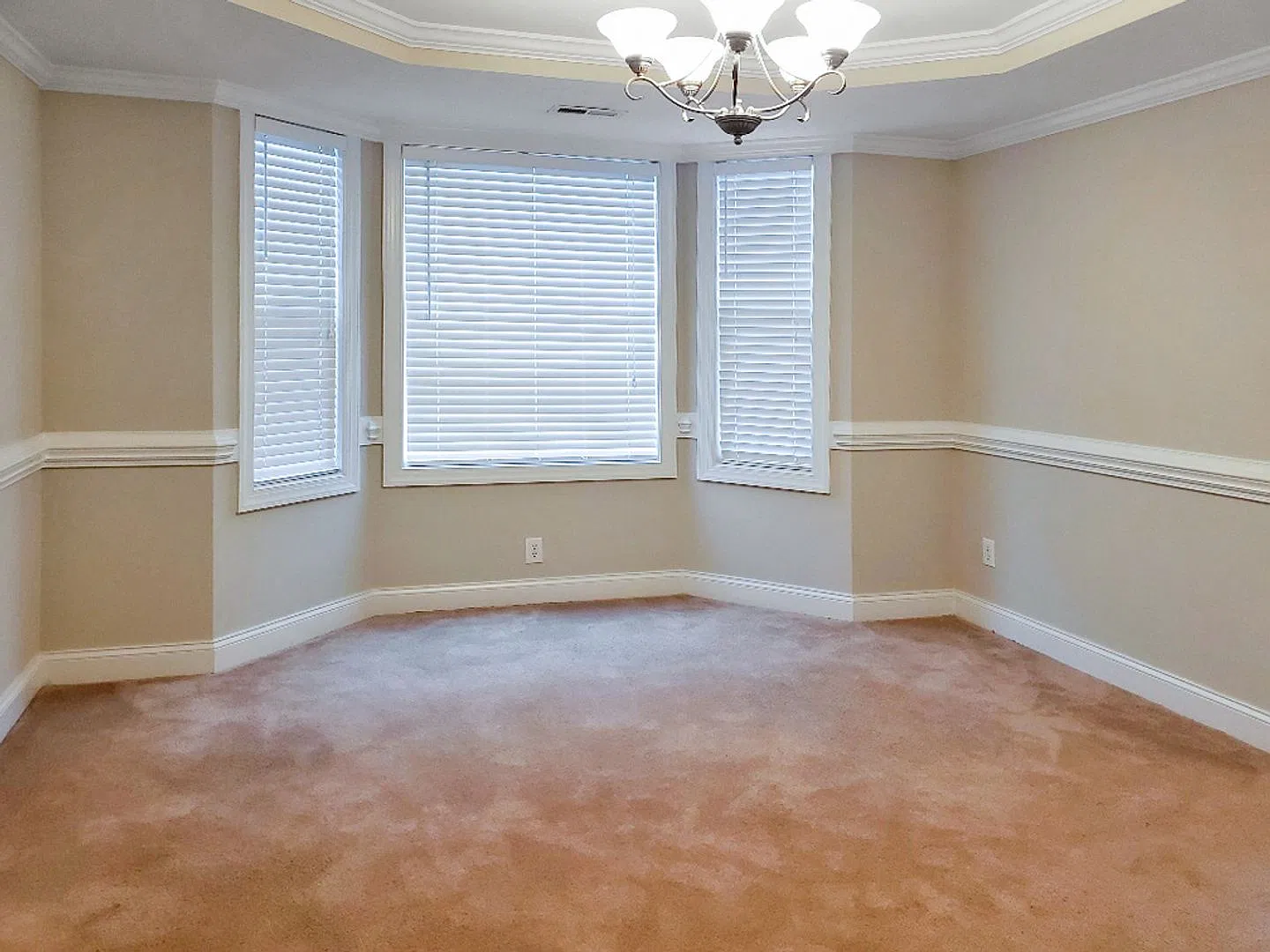 Beautiful 4BD home w/ 2 car garage great neighborhood in Holly Springs! — Photo 2