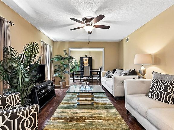 5th image of 4031 S Pin Oak Ave