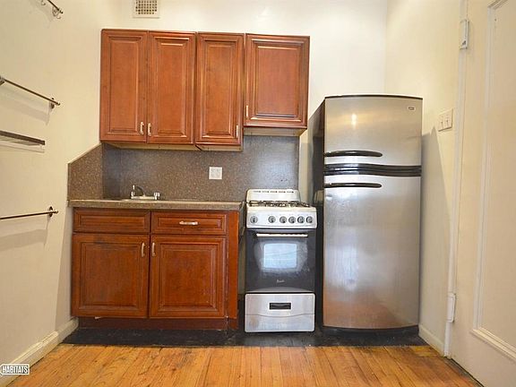 3rd image of 54 S Oxford St APT 4