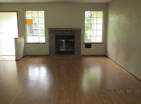 5th image of 11622 206th Avenue Ct E