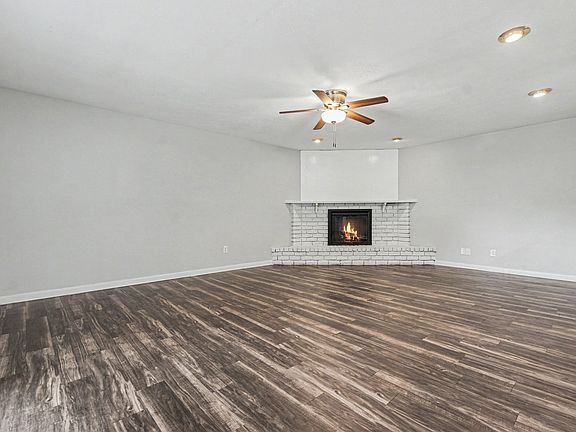 3rd image of 538 Ridgemont Dr