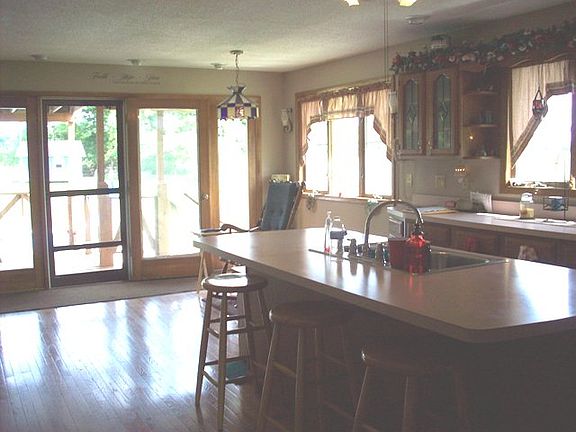 3rd image of 1326 Kringsbush Rd