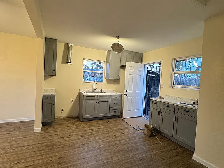 20 S 46th St #818 — Photo 4