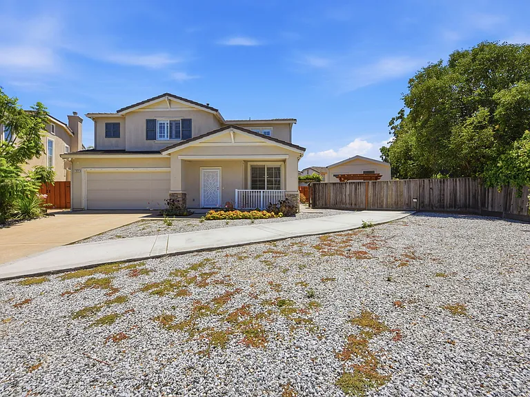 552 Stonehaven Ct — Photo 32