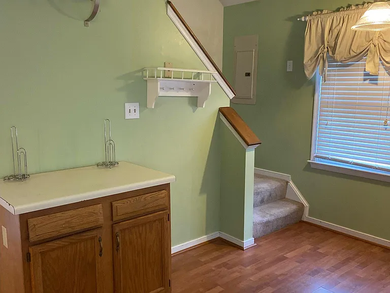 10426 Gibsons Landing Dr — Photo 6