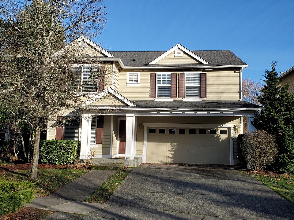 4 bedroom home, includes bedroom on main and 3/4 bath on main. Very spacious layout throughout. Must see!