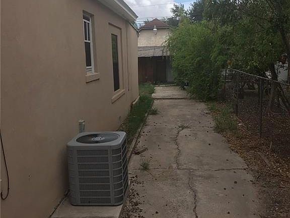3rd image of 217 E Sprague St