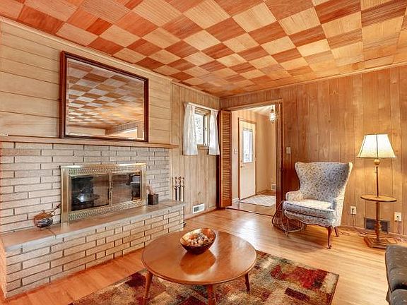 Living room WB fireplace