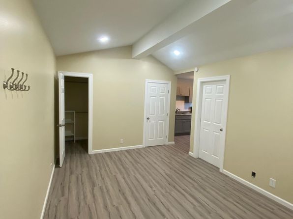 328 Penn Ave #8