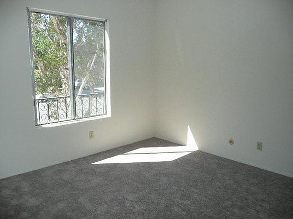 5th image of 4537 Georgia St APT 4