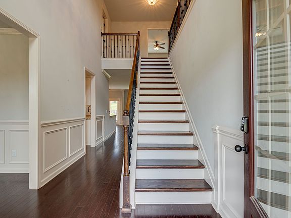 4th image of 5813 Napa Valley Dr