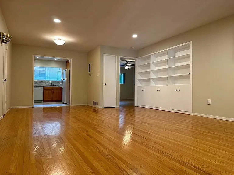 214 Waverley St #5 — Photo 7