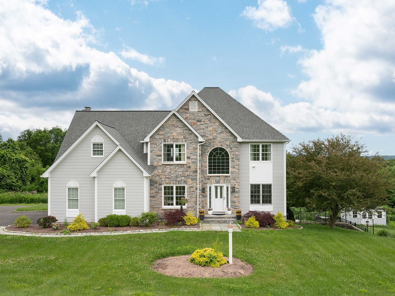 s*u様 house on the hill L/S Tee (Checker) 2058 Lequire Ln, Spring Hill, TN 37174 | MLS #3135900 | Zillow