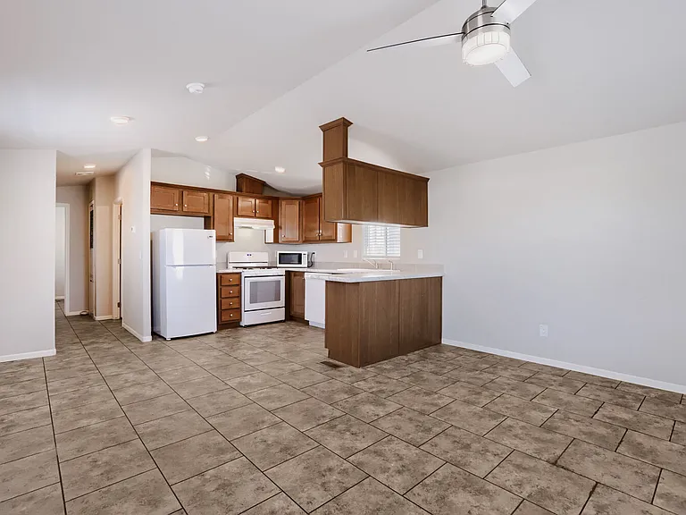 2434 E Main St #14 — Photo 5