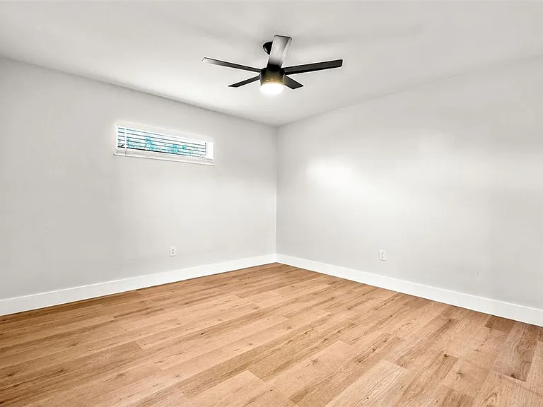 300 S Nimbus Ave #6 — Photo 8