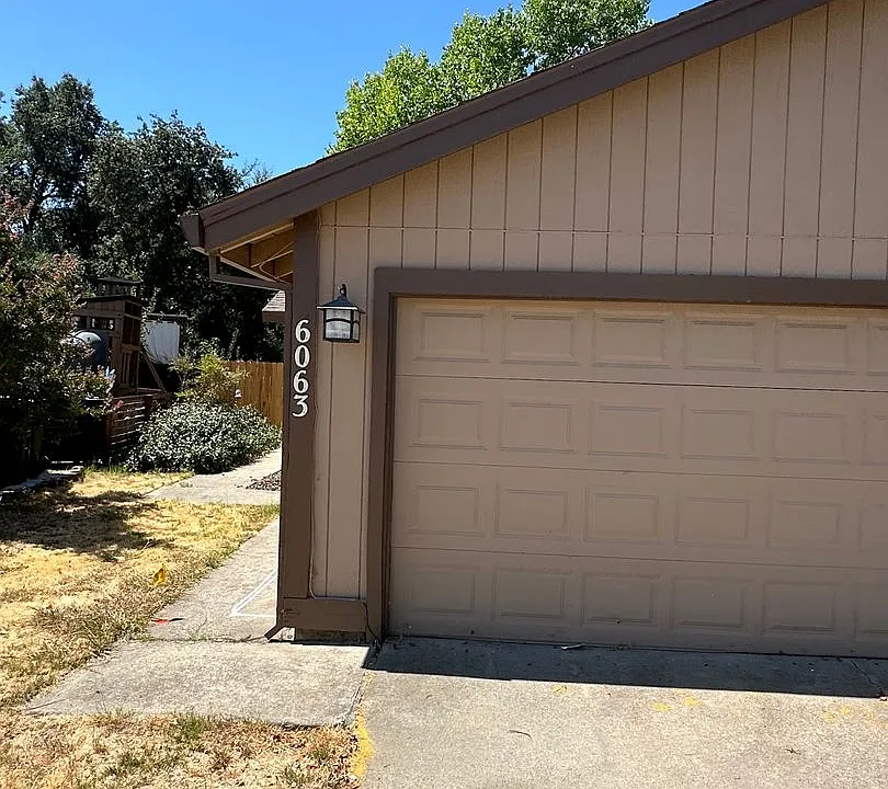 6063 Peoria Dr