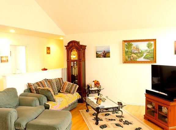 5th image of 1006 Rosewood Dr