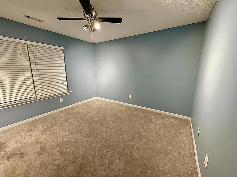 322 Clover Brook Dr — Photo 16