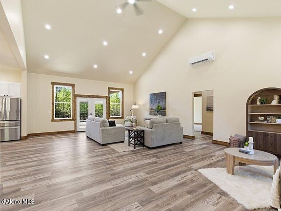5th image of 708 Tweedie Rd