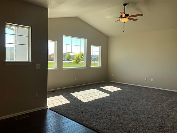 2nd image of 690 Finch Dr