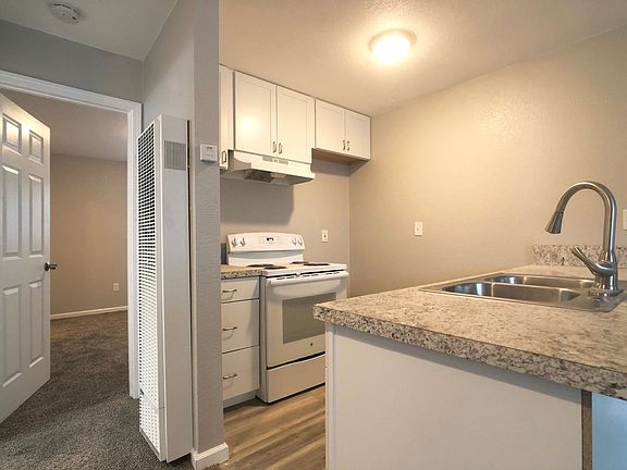 2nd image of 405 N Stanislaus St APT 3