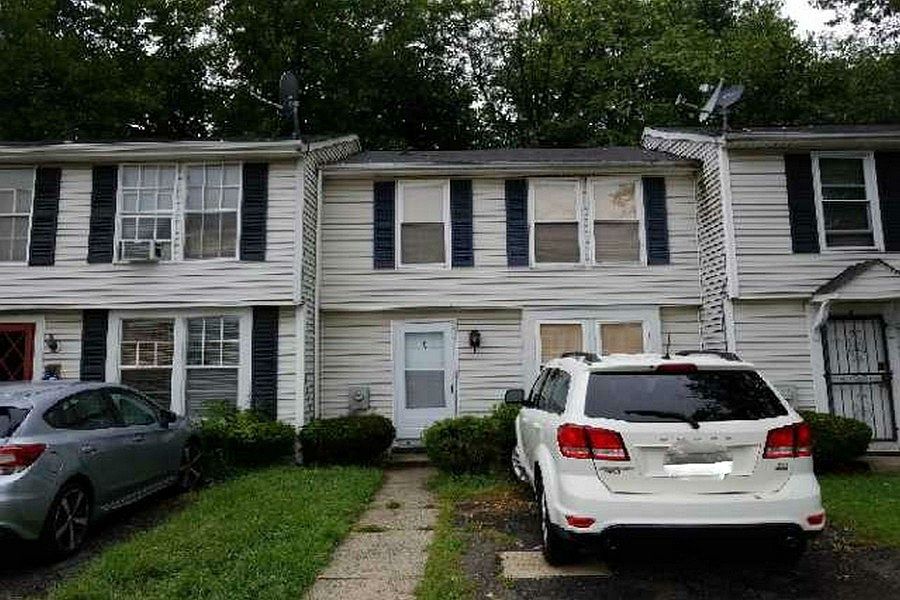 1st image of 81 N Day St #11