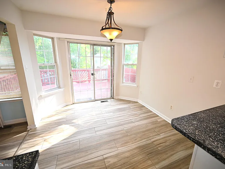 9172 Granite Ct — Photo 13