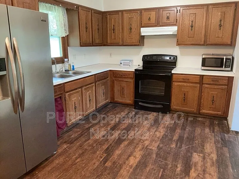3 bed, 1.5 bath, 1410 sqft, $1,600 — Photo 4