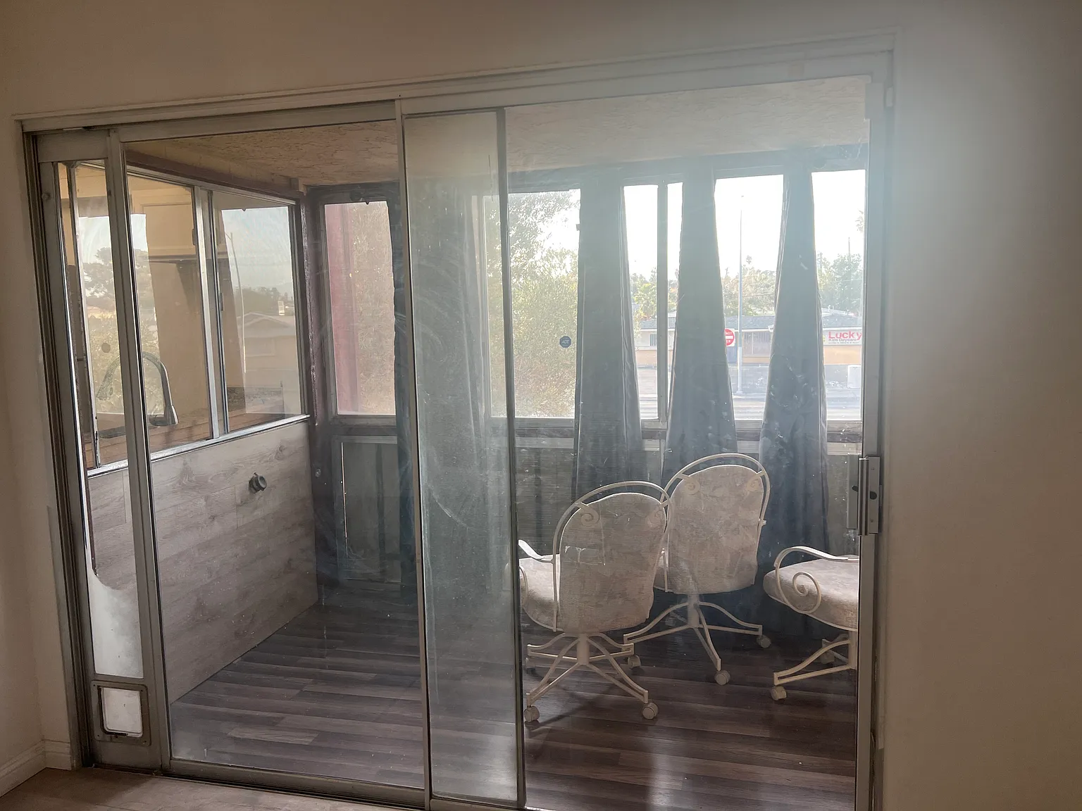 2 bed, 1000 sqft, $1,600 — Photo 3