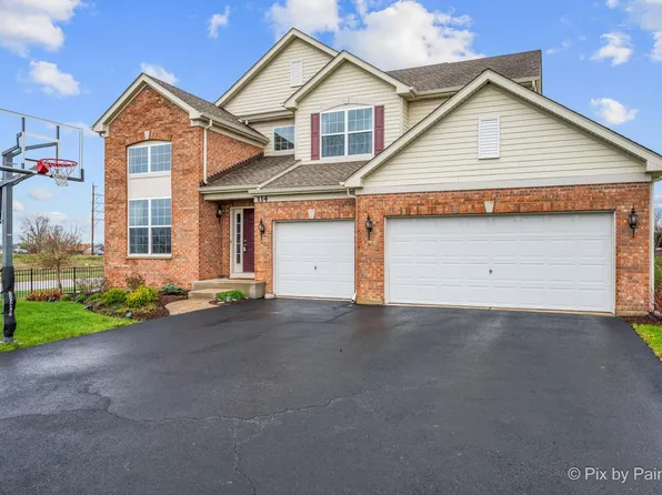 114 Abbott Ct, Bartlett, IL 60103