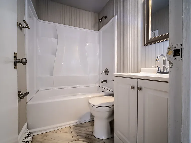 3453 Meredith Ave — Photo 14