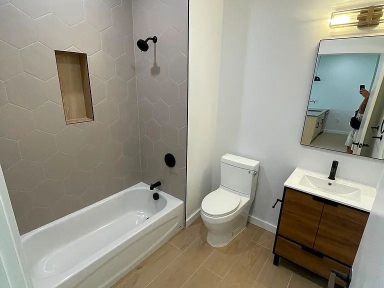 74 Webster St #3D — Photo 8