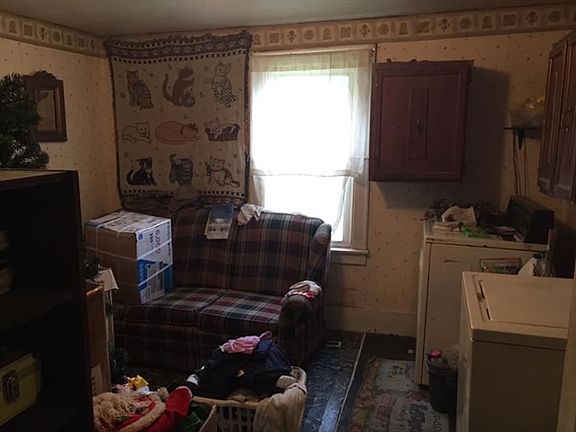 2nd image of 1005 Gilman Ave