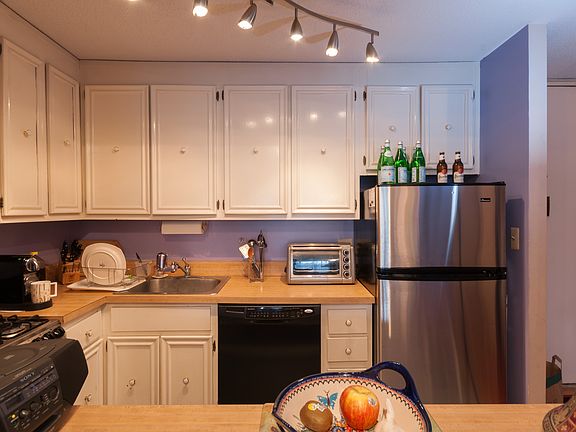 3rd image of 555 North Ave APT 3L