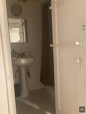 5th image of 32-53 32nd St #1